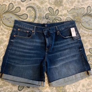 NWT Gap 5” stretch Jean shorts